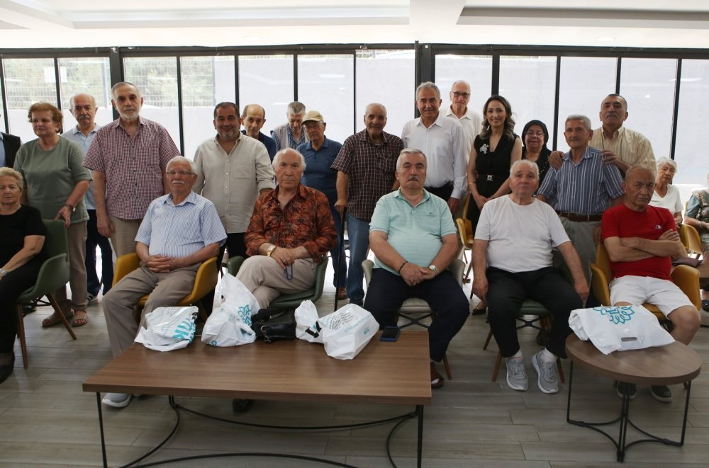 Huzurevlerinde Babalar Günü Kutlaması