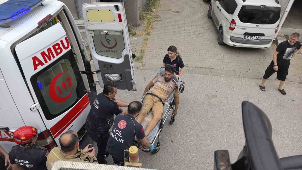 Talaş Emici Makinesine Sıkışan İşçiyi İtfaiye Ekipleri Kurtardı