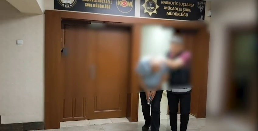 Uyuşturucu Emdirilmiş Kumaşları Satıyorlardı, Yakalandılar