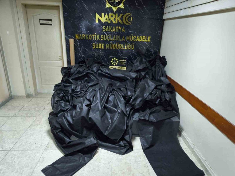 Uyuşturucu Emdirilmiş Kumaşları Satıyorlardı, Yakalandılar