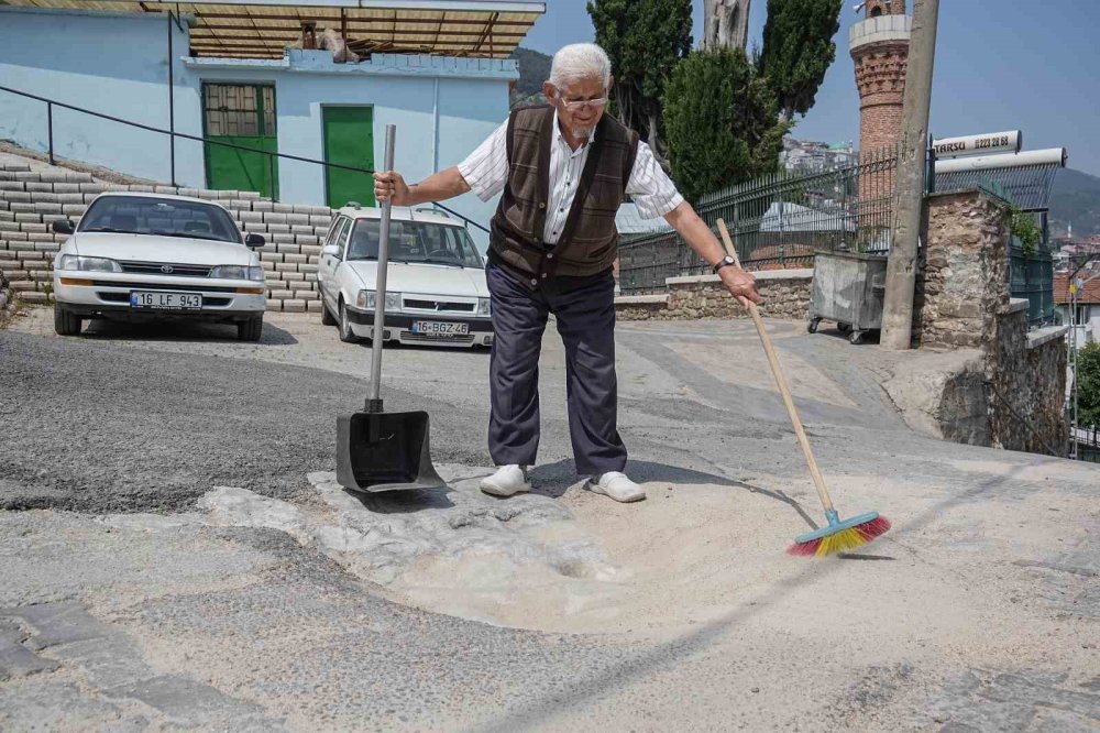 452 Yıllık İzi, Her Gün Temizliyor