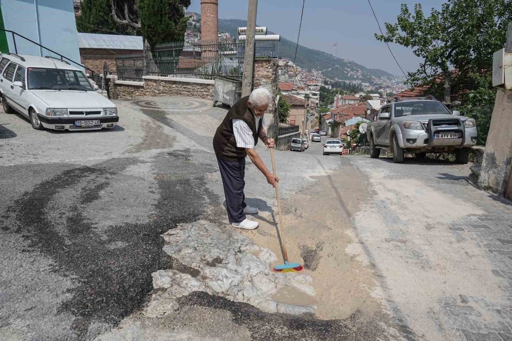 452 Yıllık İzi, Her Gün Temizliyor