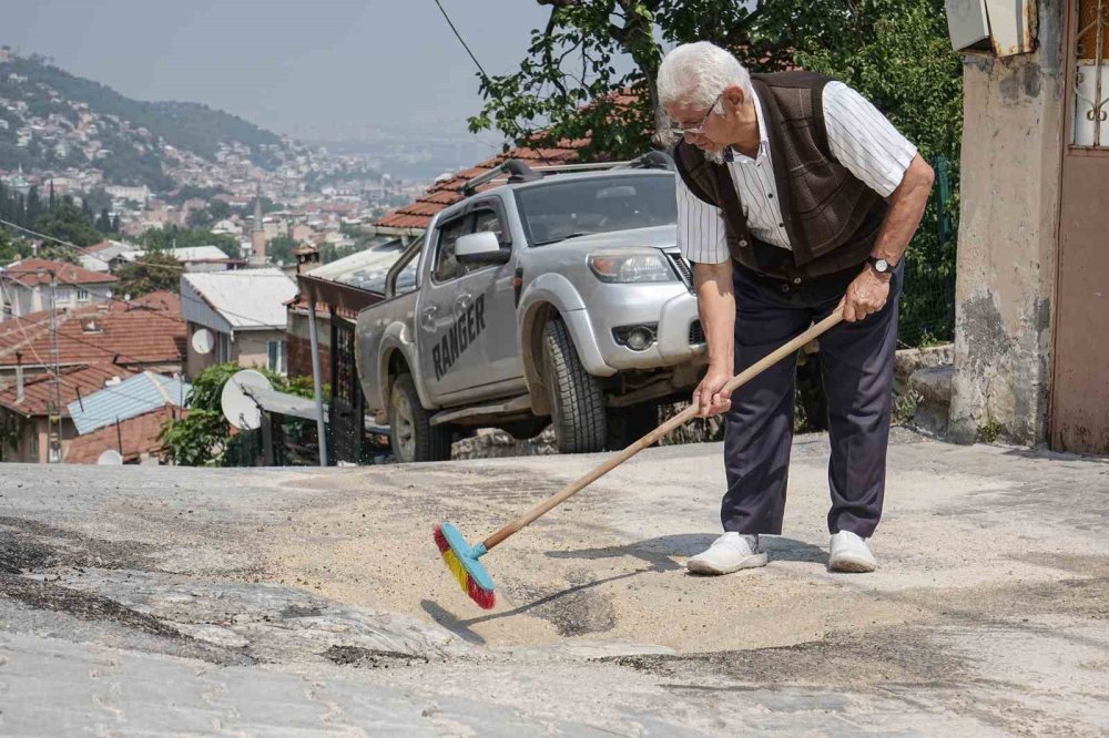 452 Yıllık İzi, Her Gün Temizliyor
