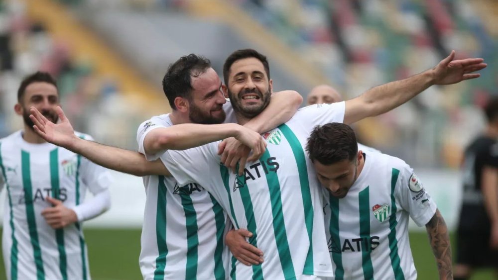 Bursaspor'da Tahir Babaoğlu İle Yollar Ayrıldı