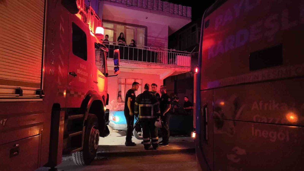 Eşini Öldürdü Ardından İntihar Etti
