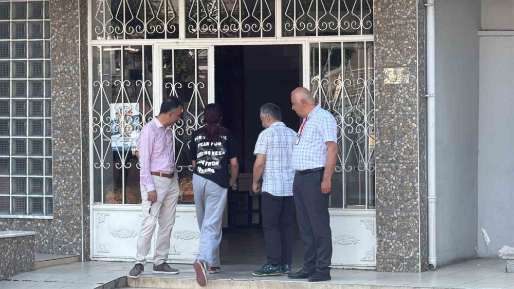 Lgs’ye Girecek Olan Öğrenci Kimliğini Unuttu, Yardımına PolislerKoştu