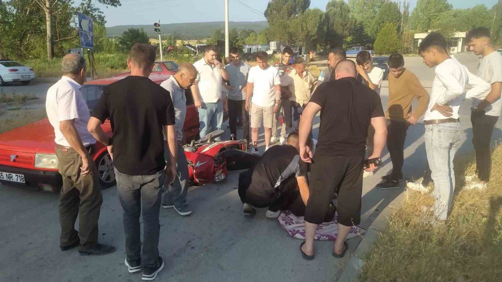 Otomobil İle Motosikletle Çarpıştı: 1 Yaralı