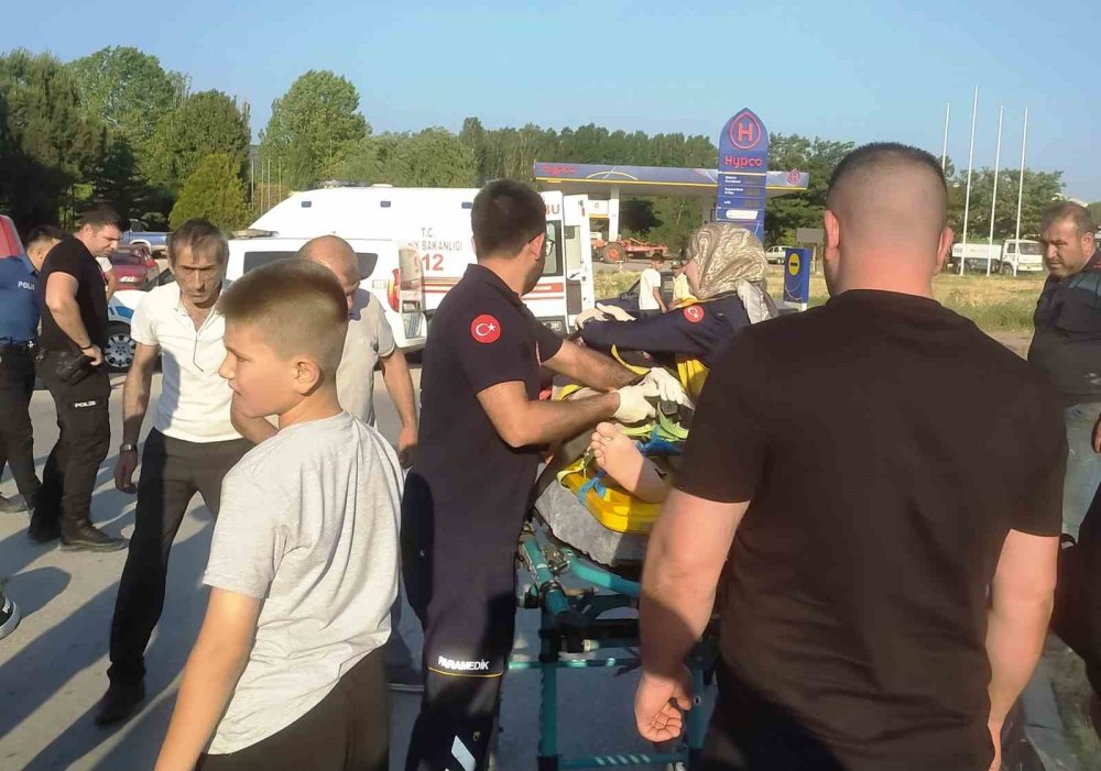 Otomobil İle Motosikletle Çarpıştı: 1 Yaralı