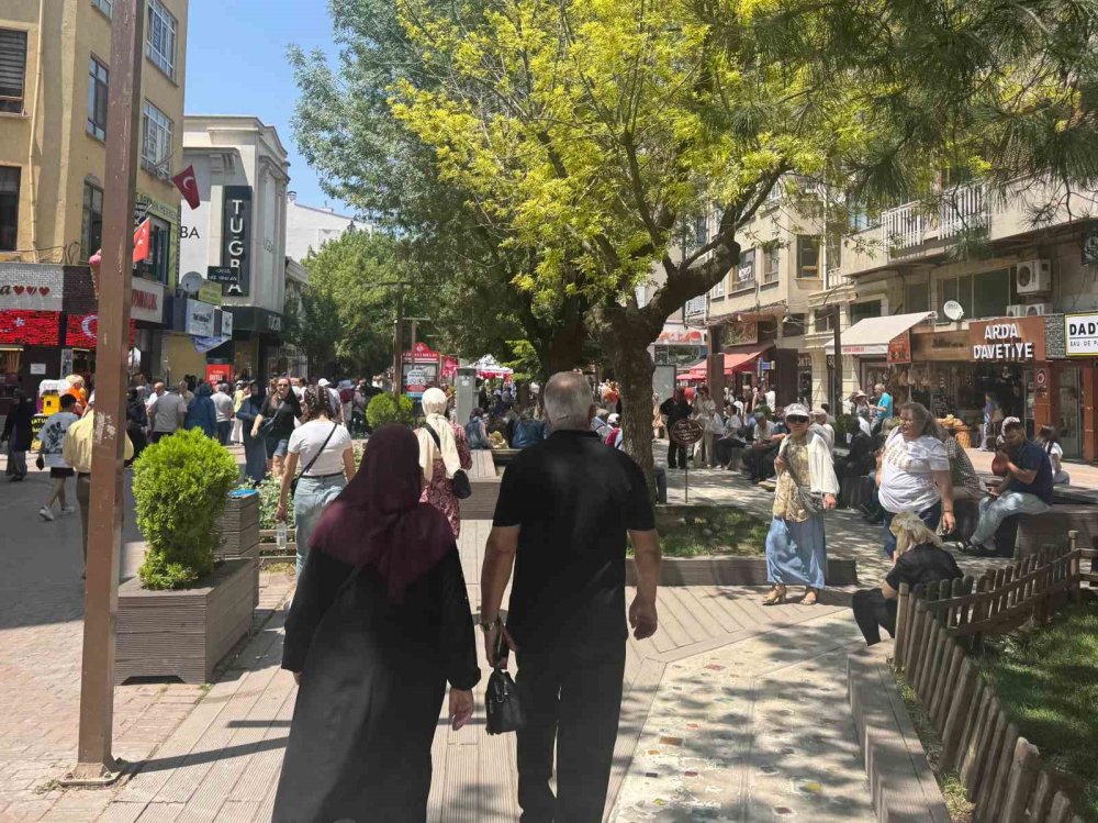 Güzel Havayı Fırsat Bilen Vatandaşlar Yoğunluk Oluşturdu
