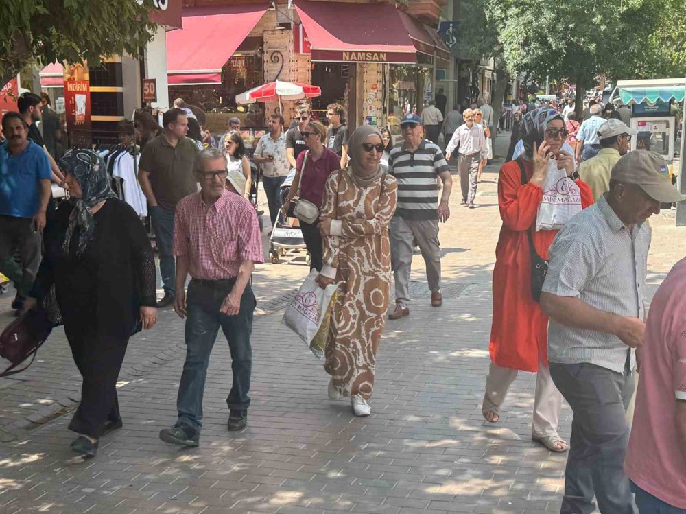 Güzel Havayı Fırsat Bilen Vatandaşlar Yoğunluk Oluşturdu