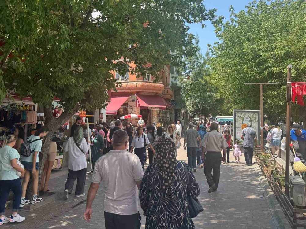 Güzel Havayı Fırsat Bilen Vatandaşlar Yoğunluk Oluşturdu