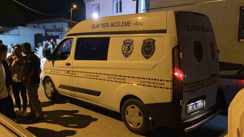 Sokak Düğününde Göğsüne Yorgun Mermi İsabet Eden Kadın Yaralandı