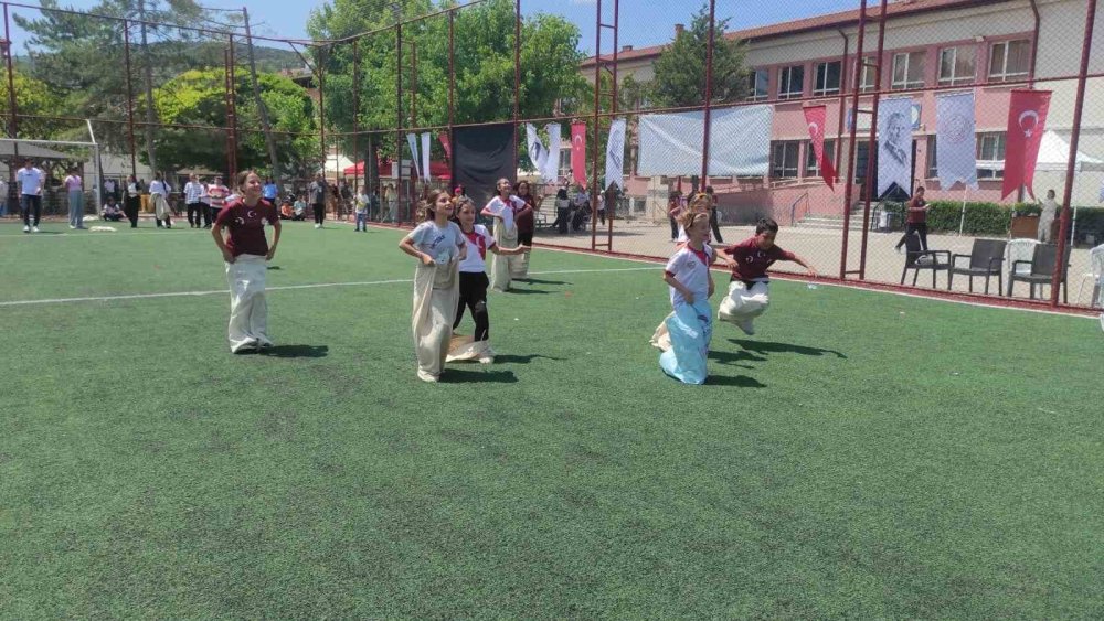 Gazimihal İlk Ve Ortaokulu, Mihalfest’in 4’üncüsüne Ev Sahipliği Yaptı