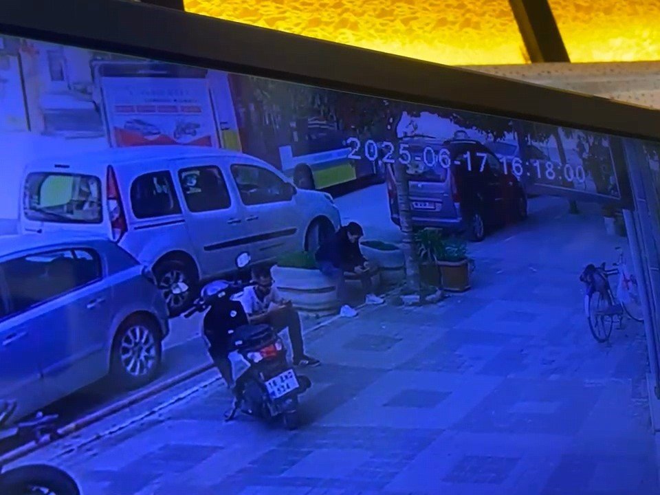 Otobüs İle Motosikletin Kazası Kameraya Yansıdı