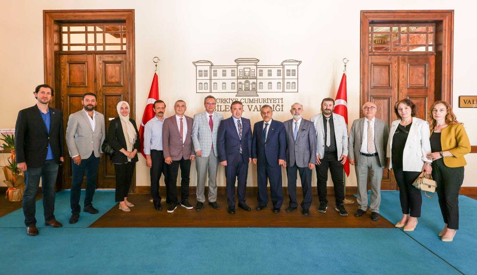 bilecik-smmm-odasindan-vali-faik-oktay-sozere-hayirli-olsun-ziyareti-2.jpeg