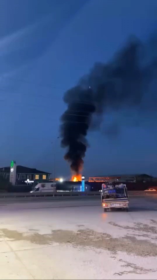 Geri Dönüşüm Tesisinde Yangın