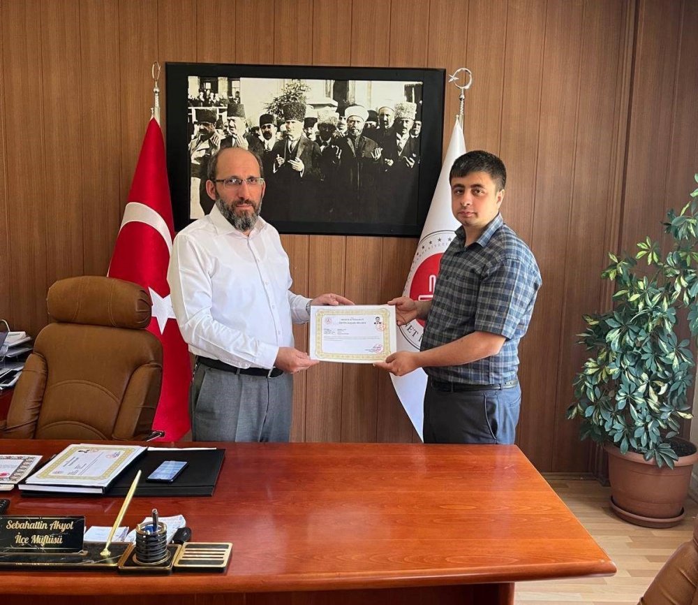 İlçe Müftüsü Ve Personele Başarı Belgesi