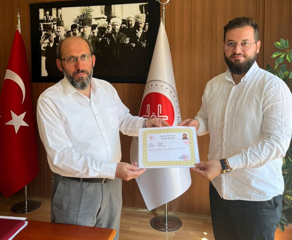 İlçe Müftüsü Ve Personele Başarı Belgesi