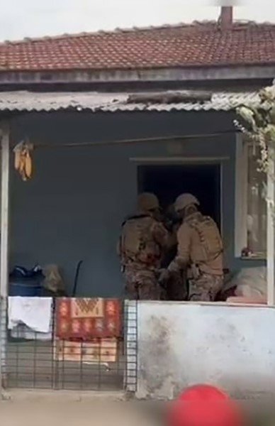 Polisten Narkotik Köpekli Ve Dronlu Şafak Operasyonu