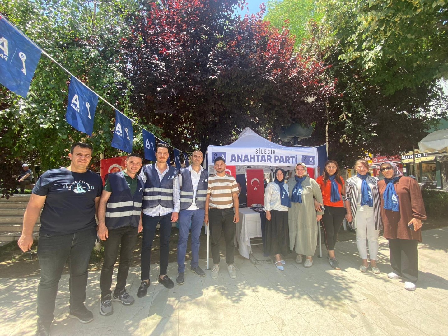 anahtar-parti-bilecikte-uye-standi-acti.jpg