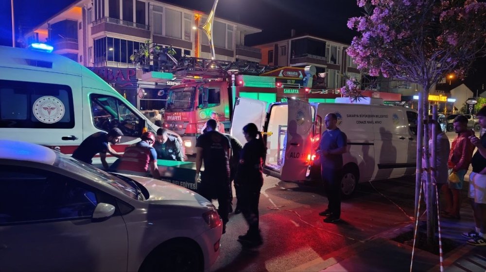 Çöp Atmaya Giden Kadına Çarpıp Olay Yerinden Kaçtı