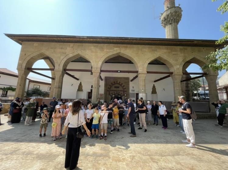 Minik öğrenciler Osmaneli'ni gezdi
