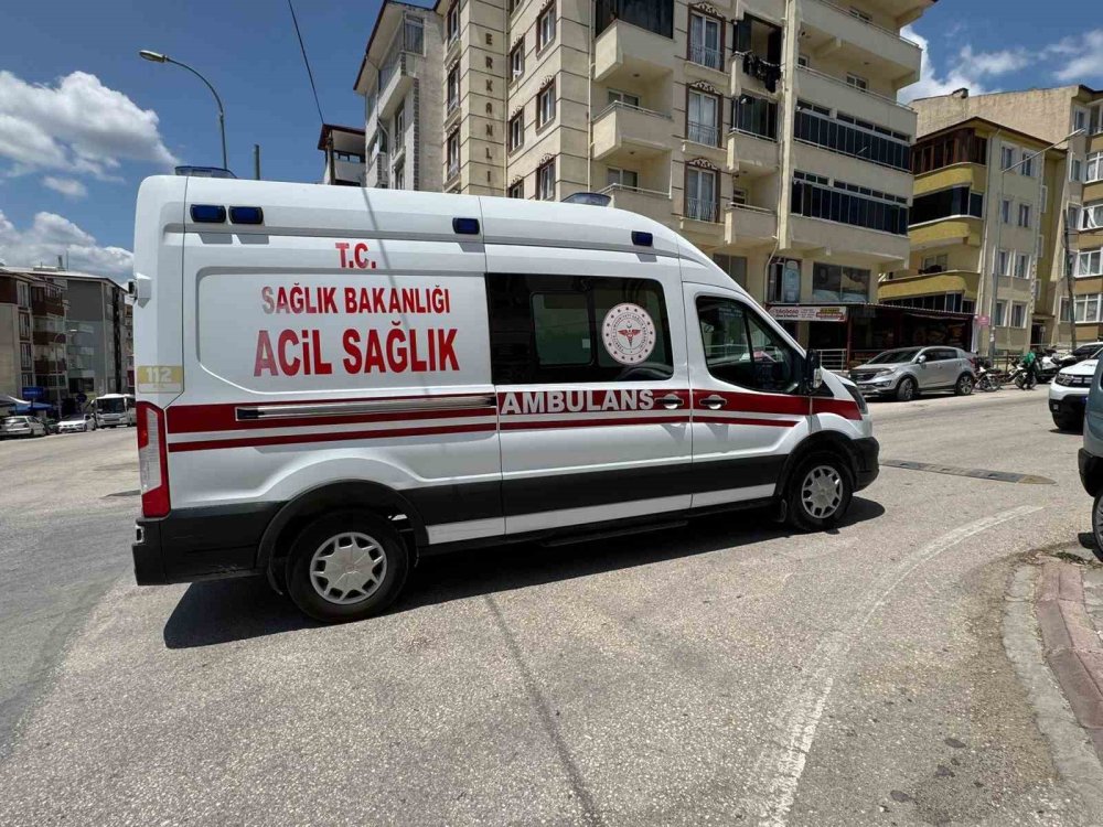 Otomobilin çarptığı çocuk yaralandı