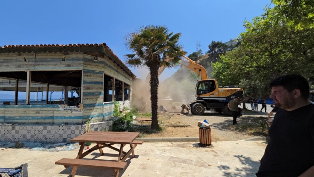 30 Yıllık 4 Kafe Yıkıldı