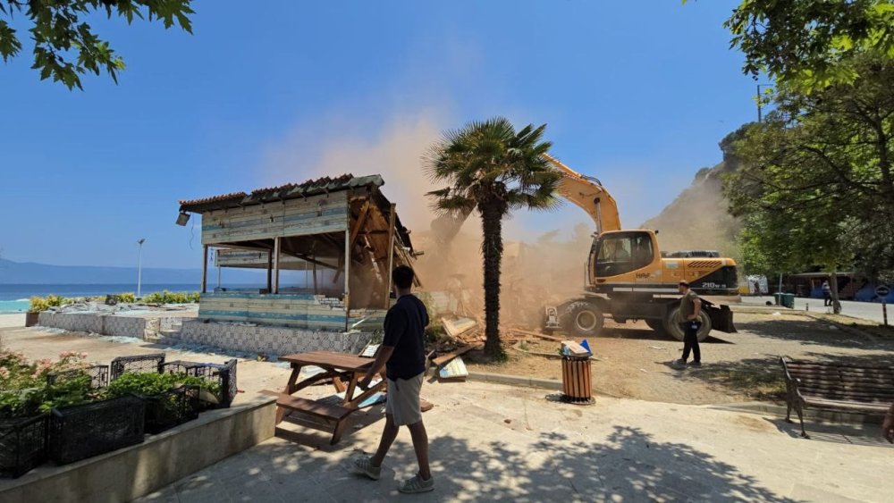30 Yıllık 4 Kafe Yıkıldı