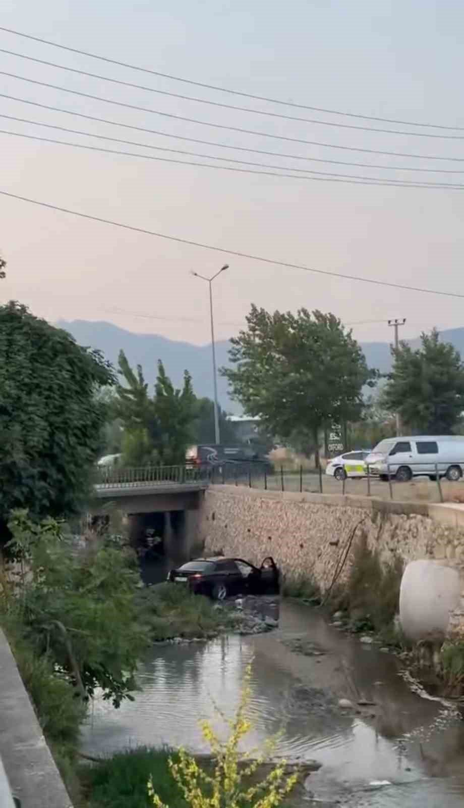 Aracın Altında Kalan Çocuk Hayatını Kaybetti
