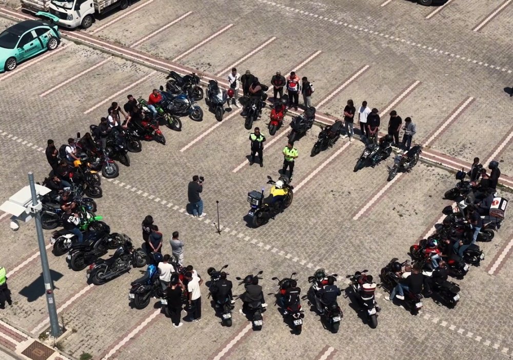 Motosiklet Sürücülerine Uygulamalı Eğitim Verildi