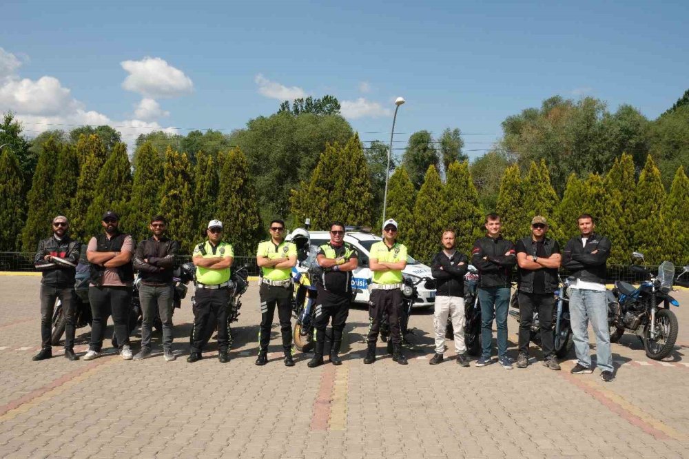 Motosiklet Sürücülerine Uygulamalı Eğitim Verildi