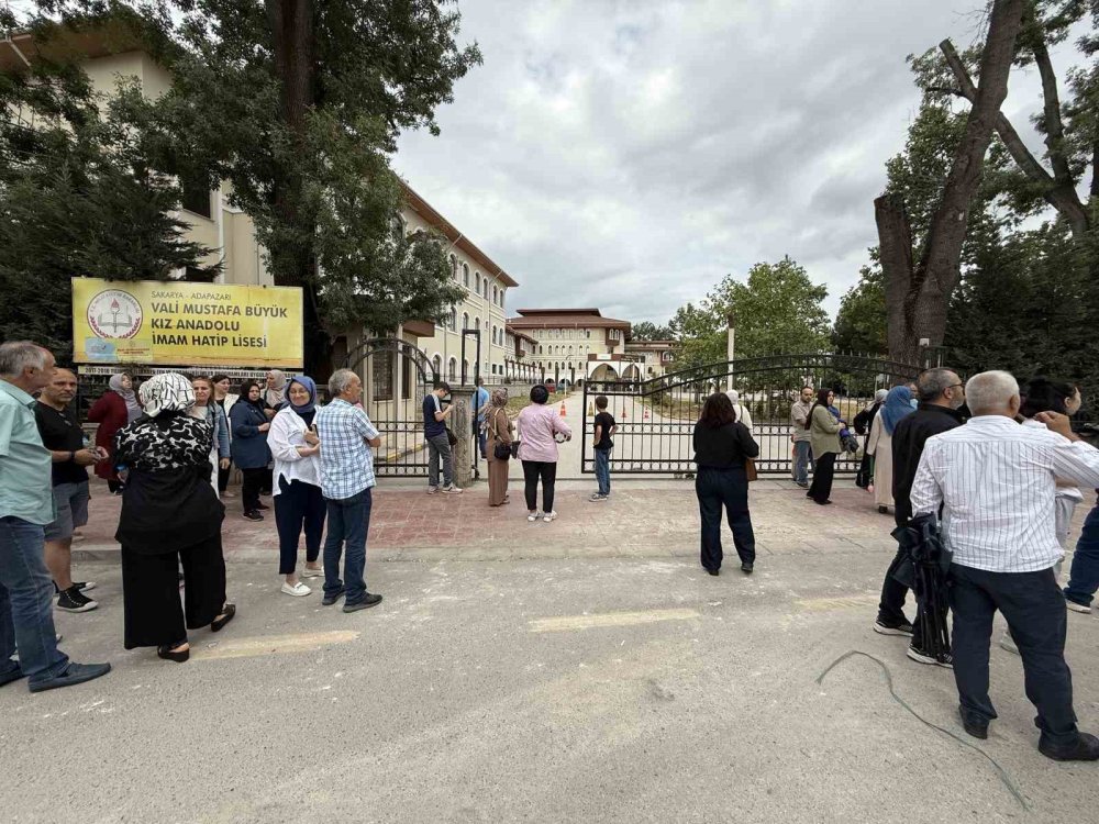 Yks’nin İlk Oturumu Başladı
