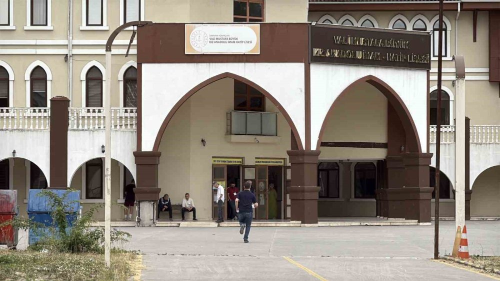 Yks’nin İlk Oturumu Başladı