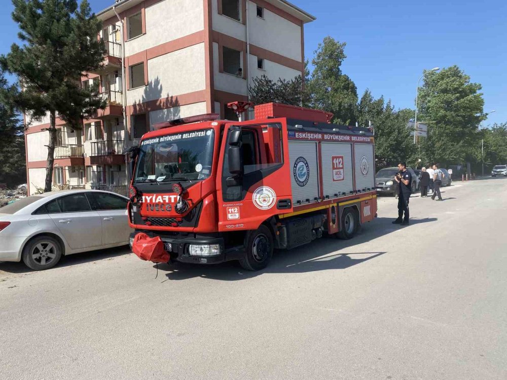 Boş Arazide Çıkan Yangın Korkuttu!
