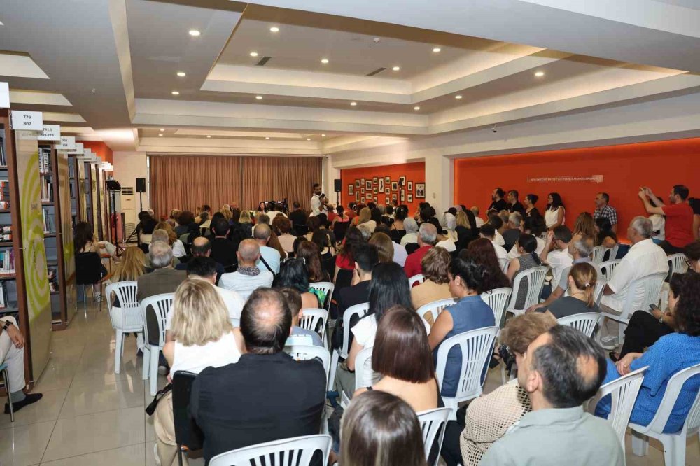 Gündüz Vassaf Okurlarıyla Buluştu
