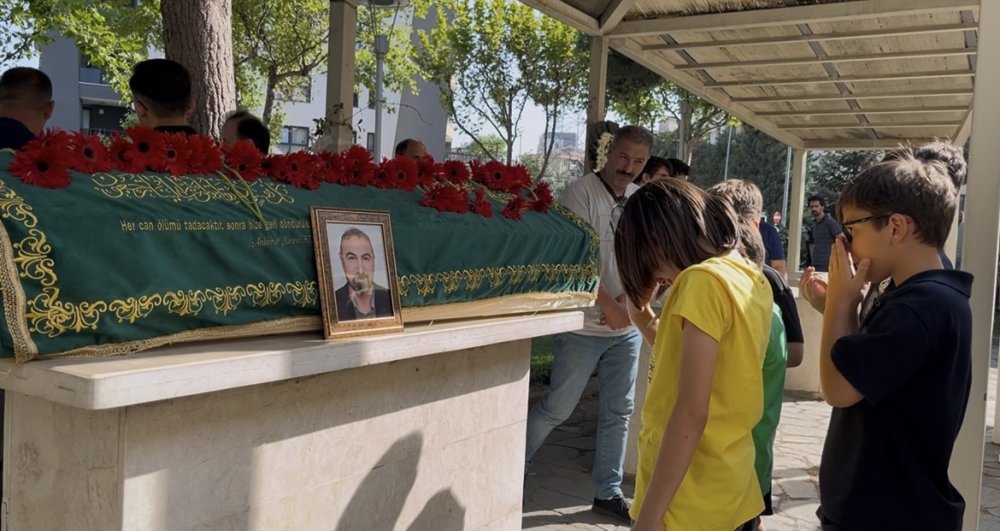 Karne Gününde Fenalaşan Öğretmen Hayatını Kaybetti