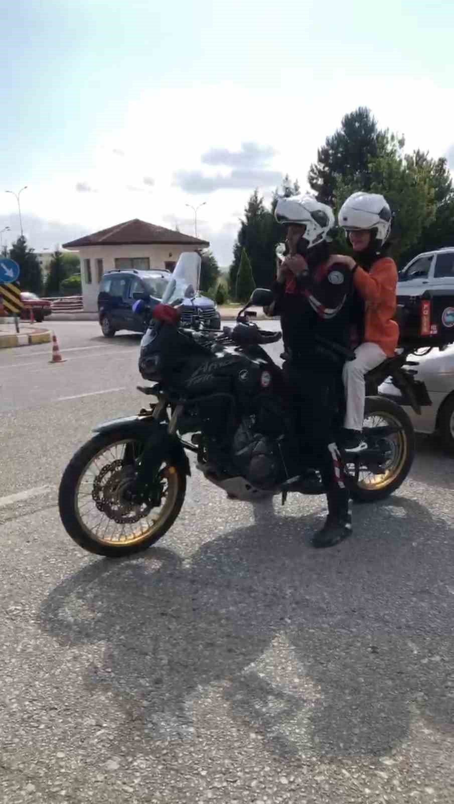 Kimliğini Kaybeden Öğrencilerin İmdadına Polis Ekipleri Yetişti