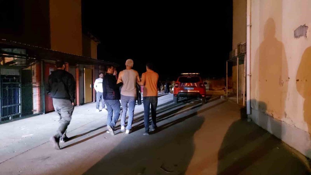 Otomobil İle Motosiklet Kafa Kafaya Çarpıştı