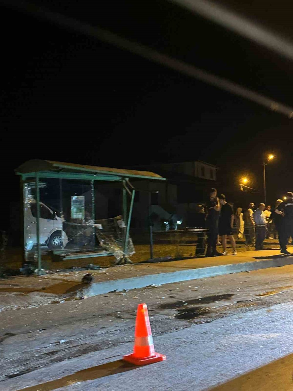 Otomobil İle Motosiklet Kafa Kafaya Çarpıştı