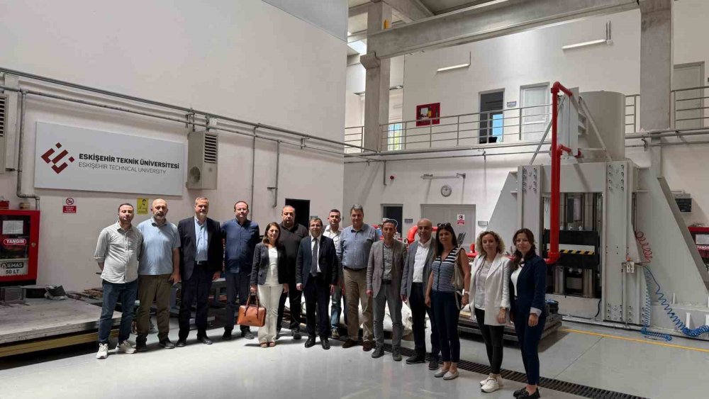 Sismik İzolatör Test Merkezi'ne teknik inceleme gezisi