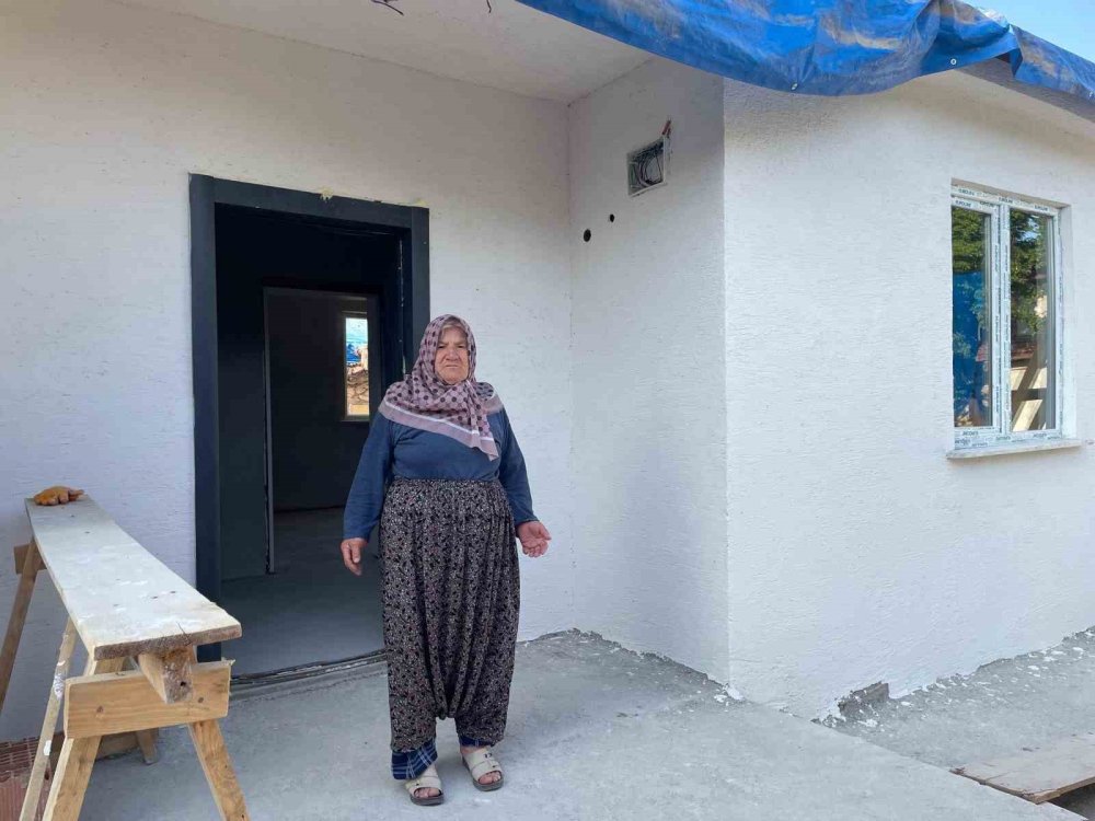 Evi Kül Olan 72 Yaşındaki Kadının Yüzü Güldü