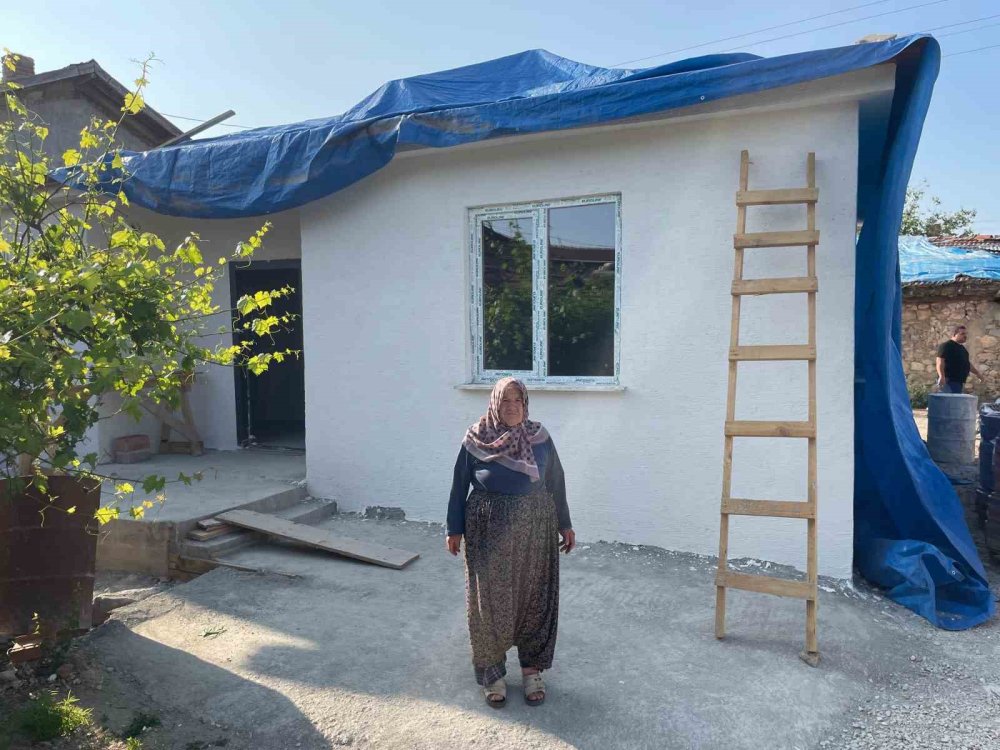 Evi Kül Olan 72 Yaşındaki Kadının Yüzü Güldü
