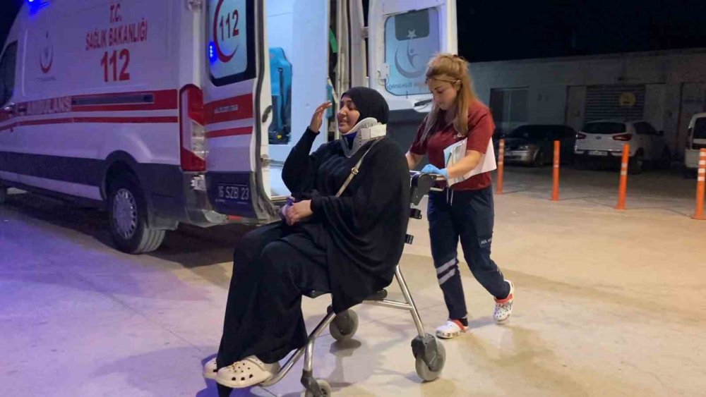 İki Otomobil Çarpıştı: 2 Yaralı