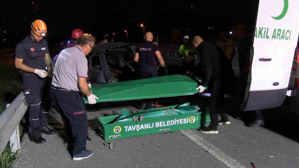 Feci Kaza... 2 Araç Çarpıştı: 1 Ölü, 3 Yaralı