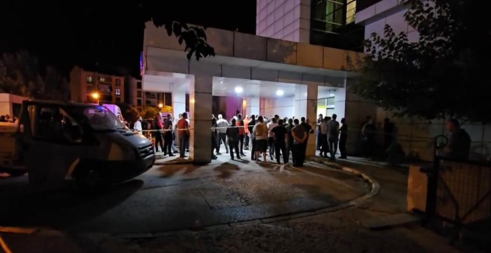 Hastane Bahçesinde Silahlı Kavga: 1 Ölü