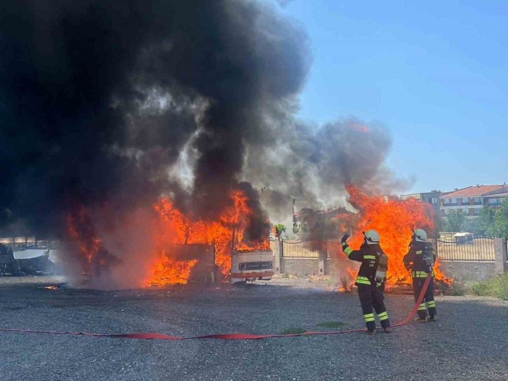 Göreve Başlayan 45 İtfaiye Erinin Gerçeğini Aratmayan Eğitimi Nefes Kesti