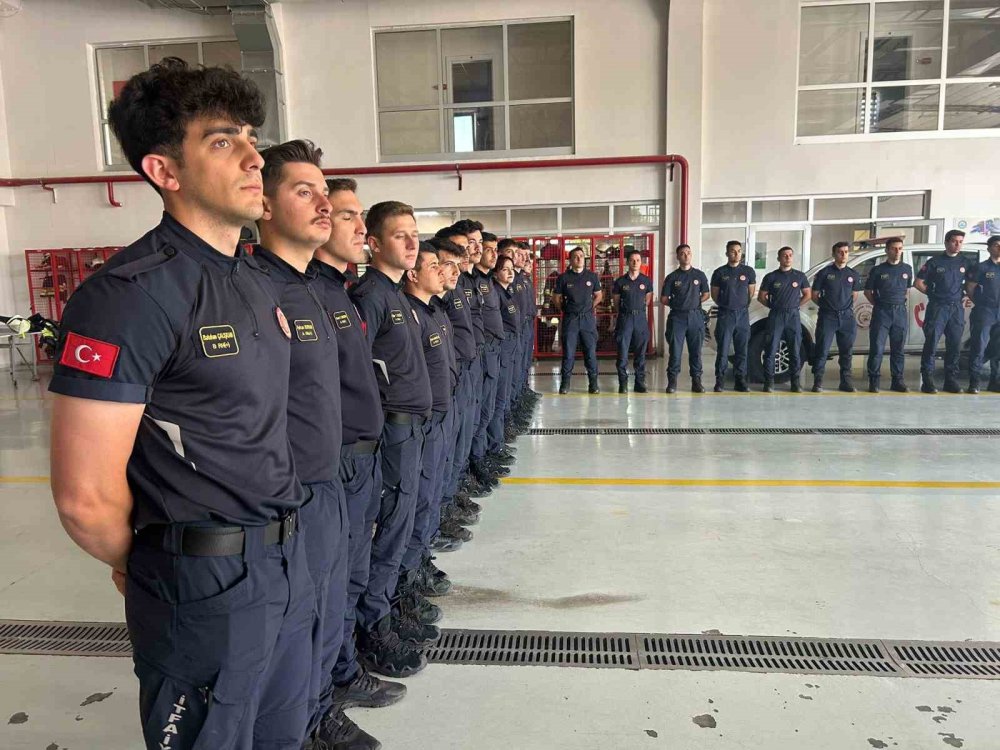 Göreve Başlayan 45 İtfaiye Erinin Gerçeğini Aratmayan Eğitimi Nefes Kesti