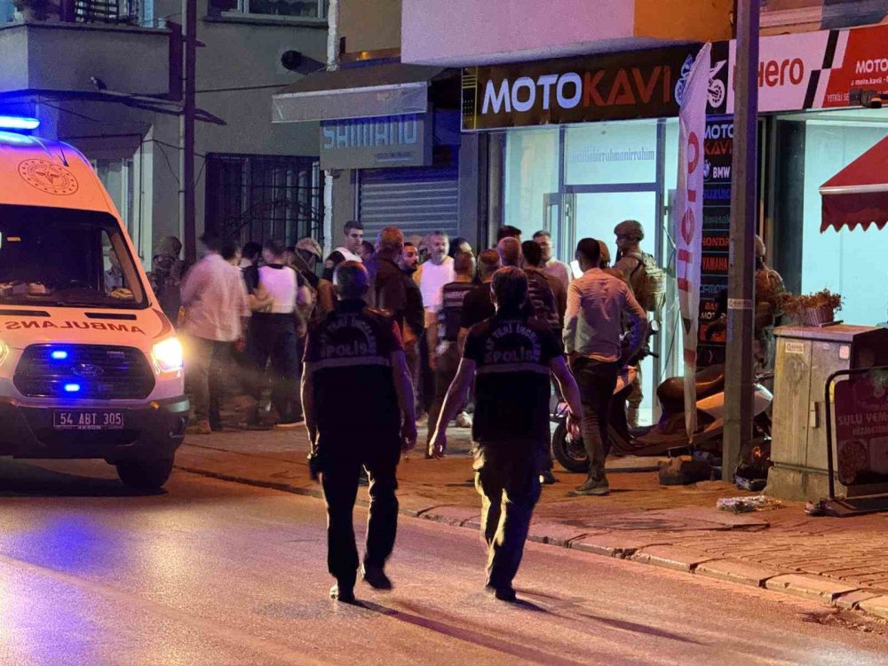 Hakkında Yakalama Kararı Olan Şahıs Polise Ateş Açıp Dükkana Saklandı