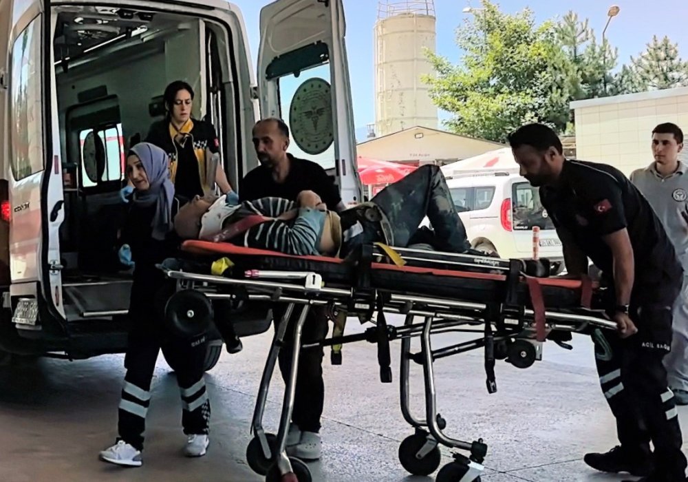 İnşaatın 2. Katından Düşen İşçi Ağır Yaralandı, Çocuklarını Sayıkladı